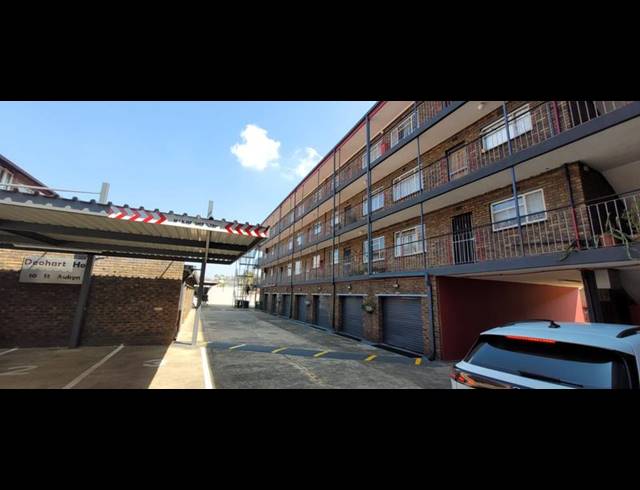 2 BEDROOM TOWNHOUSE FOR SALE IN NEW REDRUTH